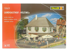 Laden Sie das Bild in den Galerie-Viewer, Faller H0 Bausatz Modellbau Landgasthof Veltins 130619, neu
