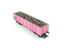 Laden Sie das Bild in den Galerie-Viewer, Güterwagen Eaos SBB pink, Märklin H0 46918 neu OVP
