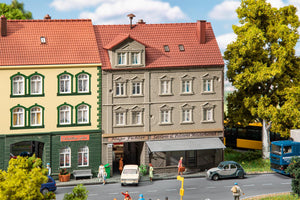 Modelleisenbahn Bausatz Stadthaus mit Sattlerei, Faller H0 191786 neu OVP