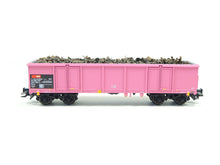 Laden Sie das Bild in den Galerie-Viewer, Güterwagen Eaos SBB pink, Märklin H0 46918 neu OVP
